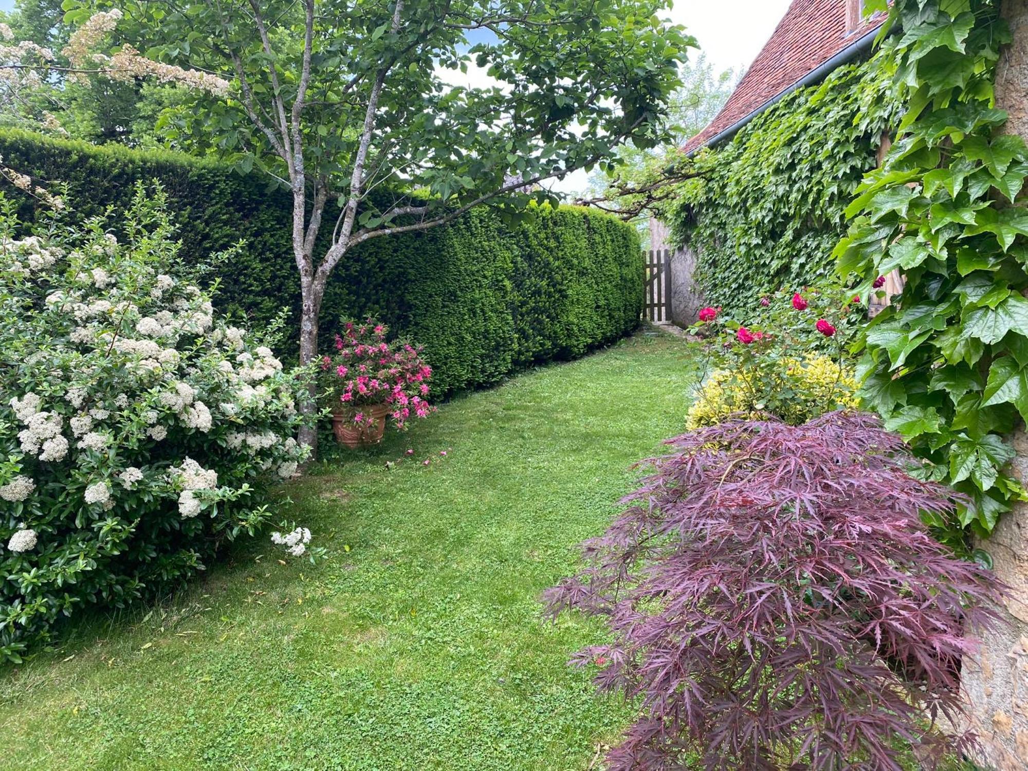 Manoir De Rieuzal Bed and Breakfast Loubressac Exteriör bild